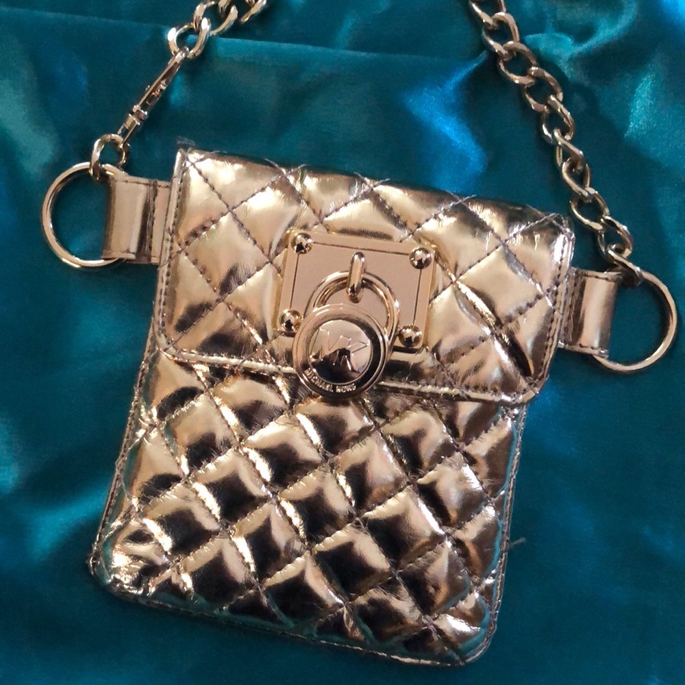 GOLD MICHAEL KORS CHAIN WALLET